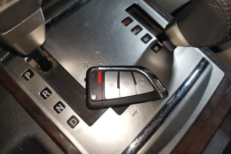 Used Mitsubishi Pajero 2018 V97 3.8L 5-Door GLS Sunroof – Middle East Interior 1