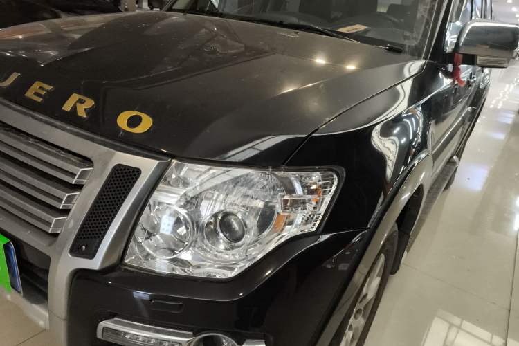 Used Mitsubishi Pajero 2018 3.0L Automatic Luxury Edition Left Front Headlight