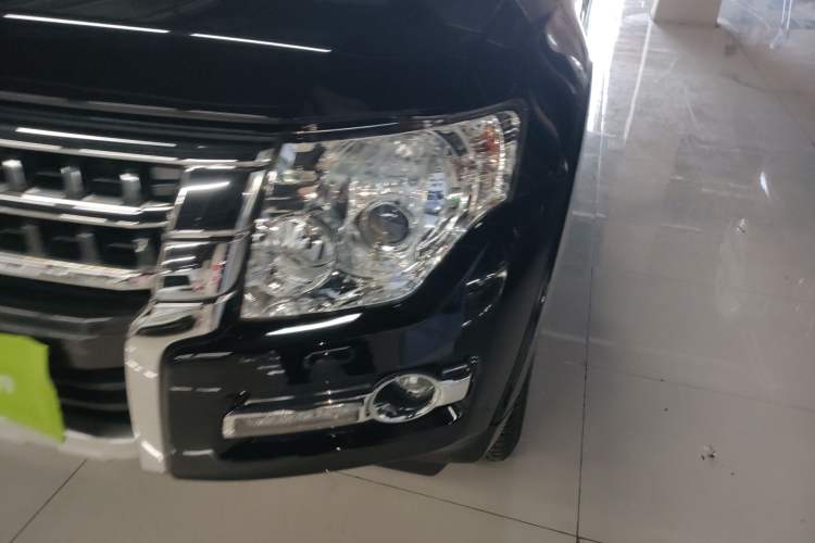 Used Mitsubishi Pajero 2018 3.0L Automatic Luxury Edition Left Front Headlight