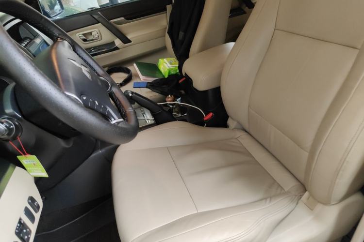 Used Mitsubishi Pajero  Left Front Seat