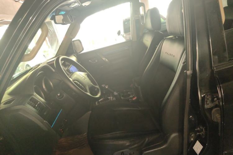 Used Mitsubishi Pajero 2018 3.0L Automatic Comfort Edition Left Front Seat