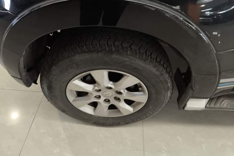 Used Mitsubishi Pajero 2018 3.0L Automatic Luxury Edition Left Front Wheel Hub