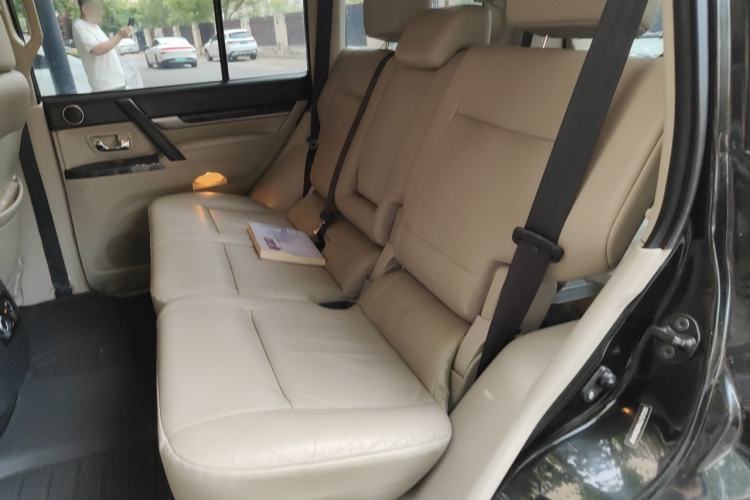 Used Mitsubishi Pajero  Left Rear Seat