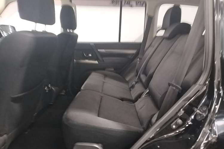 Used Mitsubishi Pajero 2018 3.0L Automatic Standard Edition Left Rear Seat