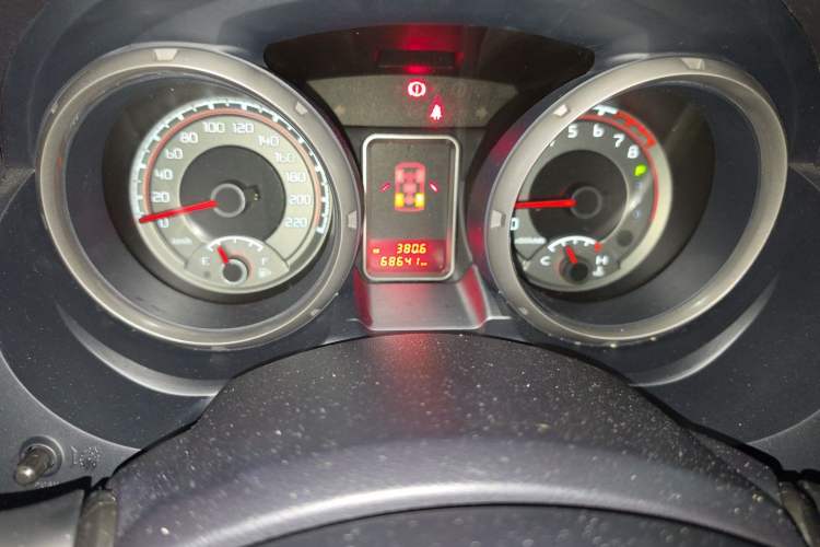 Used Mitsubishi Pajero  Odometer Close Up