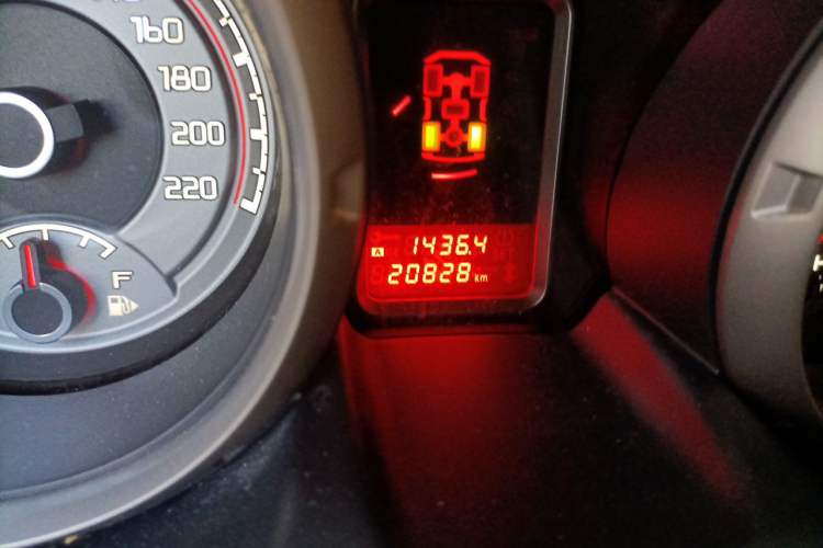 Used Mitsubishi Pajero  Odometer Close Up