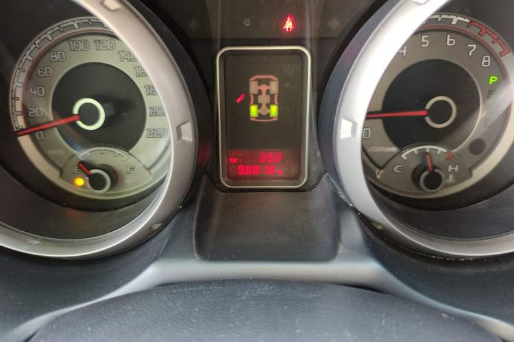 Used Mitsubishi Pajero  Odometer Close Up