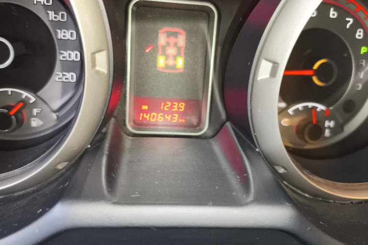 Used Mitsubishi Pajero 2018 3.0L Automatic Comfort Edition Odometer Close Up