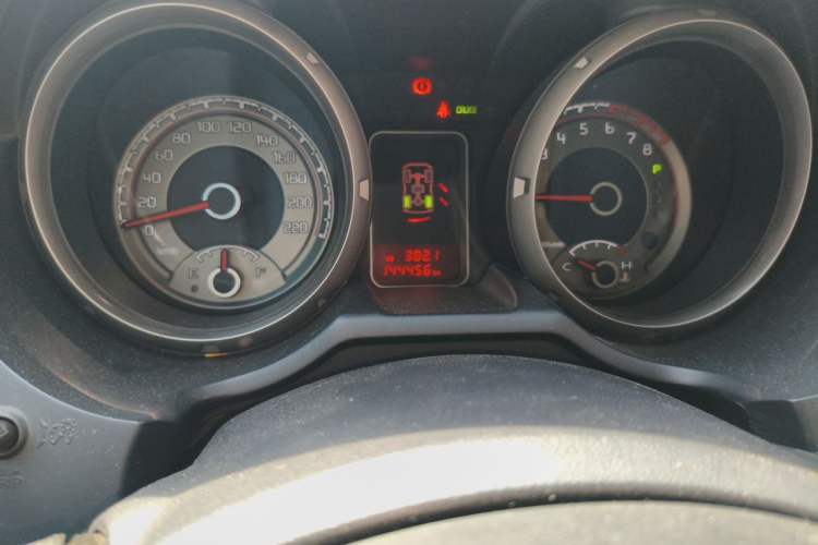 Used Mitsubishi Pajero 2018 3.0L Automatic Comfort Edition Odometer Close Up