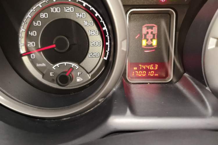 Used Mitsubishi Pajero  Odometer Close Up