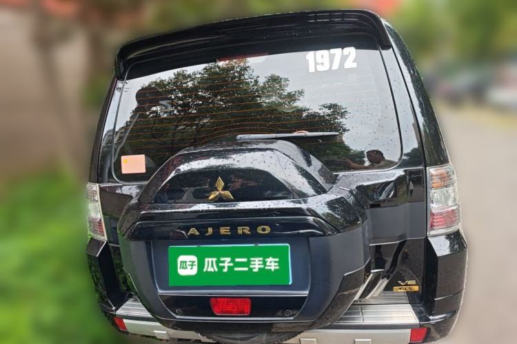 Used Mitsubishi Pajero  Rear