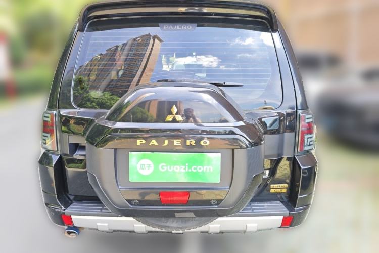 Used Mitsubishi Pajero 2018 V97 3.8L 5-Door GLS Sunroof Dual Differential – Middle East Rear