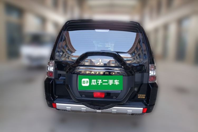 Used Mitsubishi Pajero  Rear