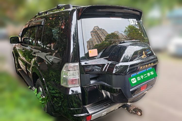 Used Mitsubishi Pajero  Rear Left 45 Deg