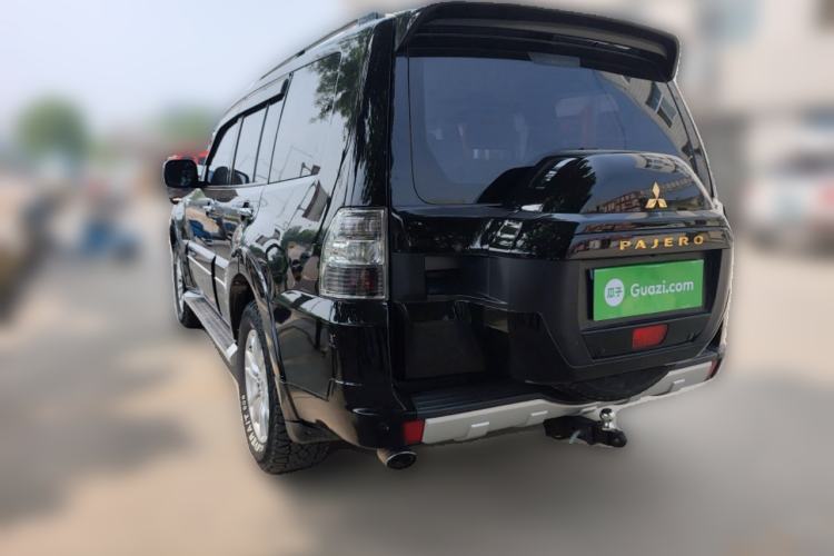 Used Mitsubishi Pajero  Rear Left 45 Deg