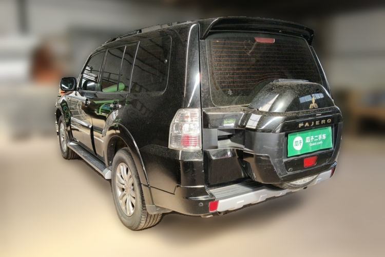 Used Mitsubishi Pajero  Rear Left 45 Deg