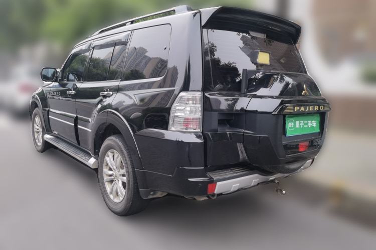 Used Mitsubishi Pajero  Rear Left 45 Deg