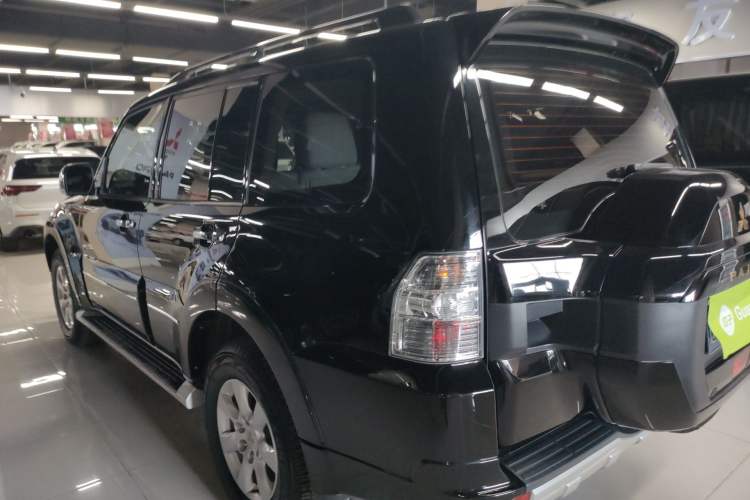 Used Mitsubishi Pajero 2018 3.0L Automatic Luxury Edition Rear Left 45 Deg