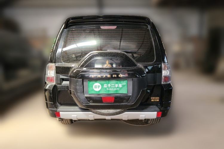 Used Mitsubishi Pajero  Rear