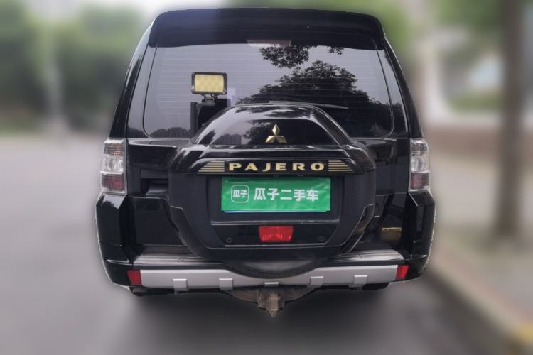 Used Mitsubishi Pajero  Rear