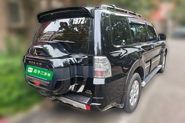 Used Mitsubishi Pajero  Rear Right 45 Deg