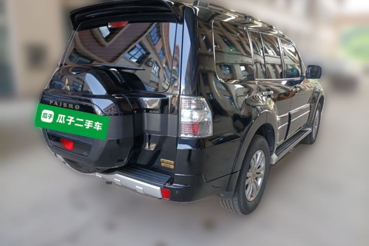 Used Mitsubishi Pajero  Rear Right 45 Deg