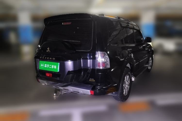 Used Mitsubishi Pajero  Rear Right 45 Deg