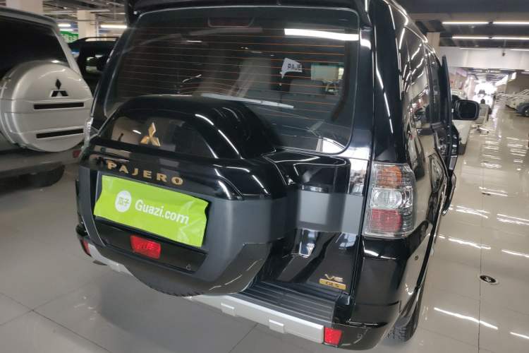 Used Mitsubishi Pajero 2018 3.0L Automatic Luxury Edition Rear Right 45 Deg
