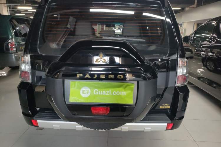 Used Mitsubishi Pajero 2018 3.0L Automatic Luxury Edition Rear