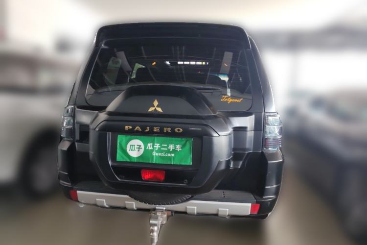 Used Mitsubishi Pajero  Rear
