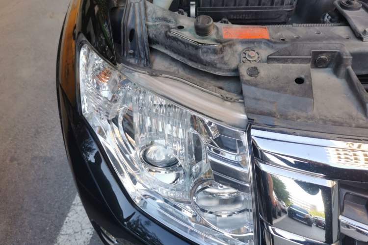Used Mitsubishi Pajero  Right Front Headlight