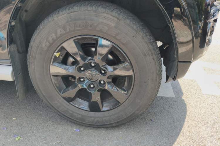 Used Mitsubishi Pajero 2018 3.0L Automatic Comfort Edition Right Front Wheel Hub