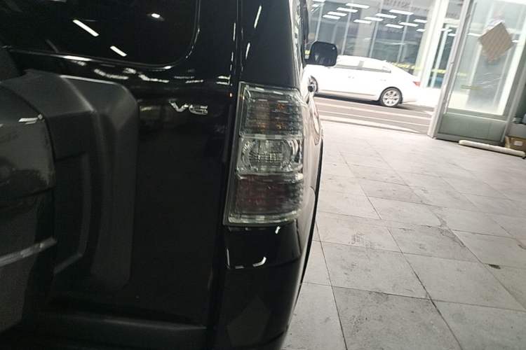 Used Mitsubishi Pajero 2018 3.0L Automatic Standard Edition Right Rear Taillight