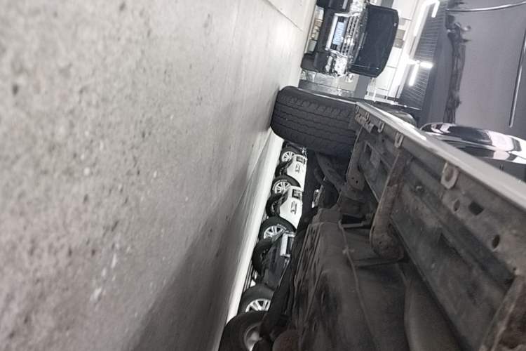 Used Mitsubishi Pajero 2018 3.0L Automatic Standard Edition Right Side Sill