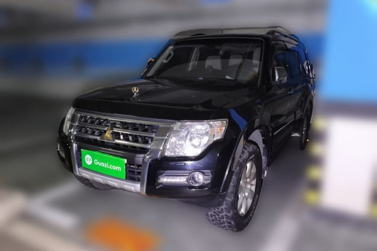 Used Mitsubishi Pajero Pajero 2018 Middle East spec, 3.0-liter gasoline, automatic transmission, 7 seats Guazi used car, China used car export, Used car for sale, Used cars, Cheapest cars for sale