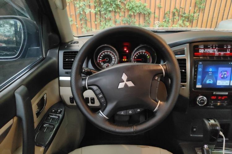 Used Mitsubishi Pajero  Steering Wheel