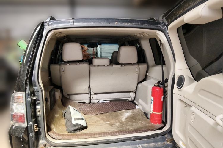 Used Mitsubishi Pajero  Trunk