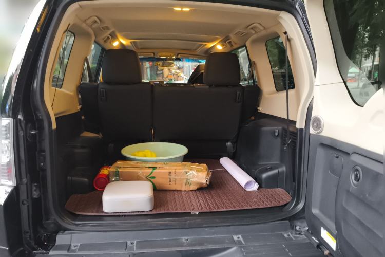Used Mitsubishi Pajero 2018 3.0L Automatic Comfort Edition Trunk