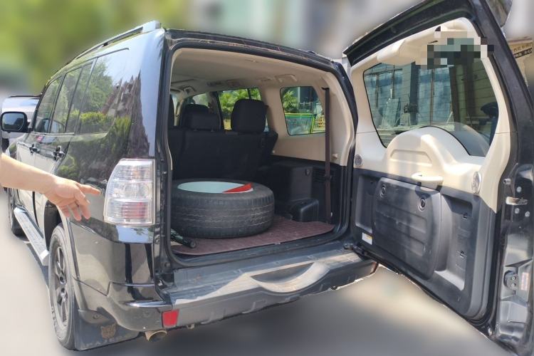 Used Mitsubishi Pajero 2018 3.0L Automatic Comfort Edition Trunk