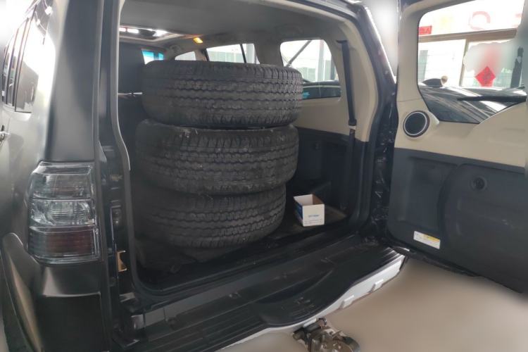 Used Mitsubishi Pajero  Trunk