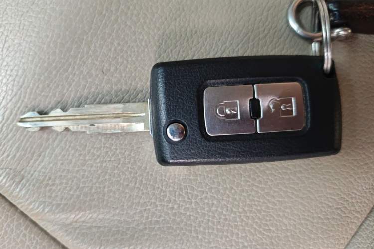 Used Mitsubishi Pajero  Vehicle Key