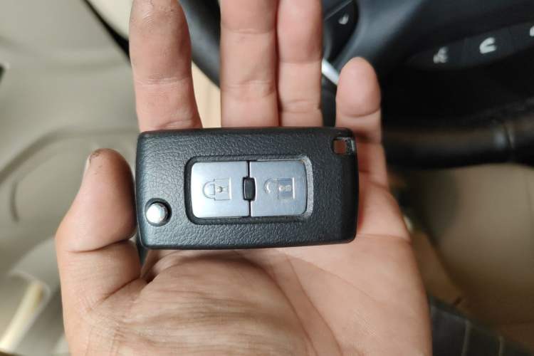 Used Mitsubishi Pajero  Vehicle Key