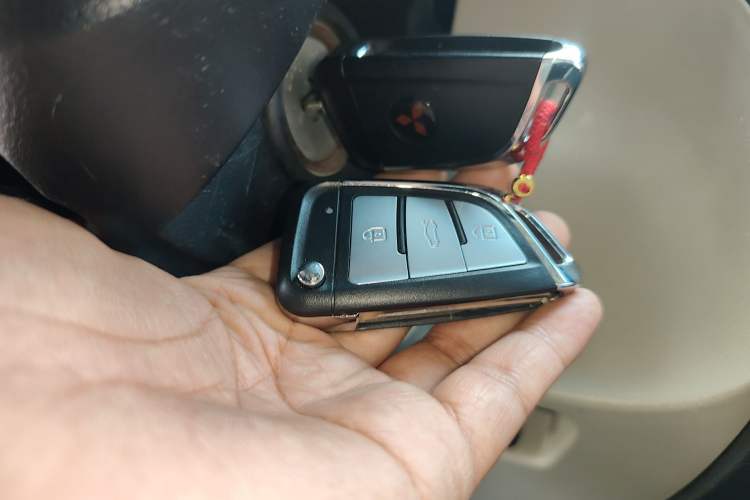 Used Mitsubishi Pajero  Vehicle Key