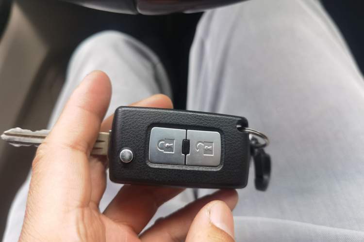 Used Mitsubishi Pajero  Vehicle Key