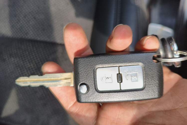Used Mitsubishi Pajero 2018 3.0L Automatic Comfort Edition Vehicle Key