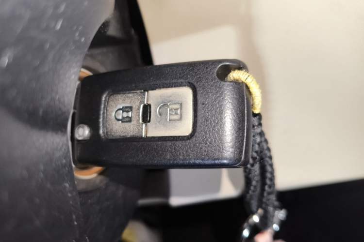 Used Mitsubishi Pajero  Vehicle Key