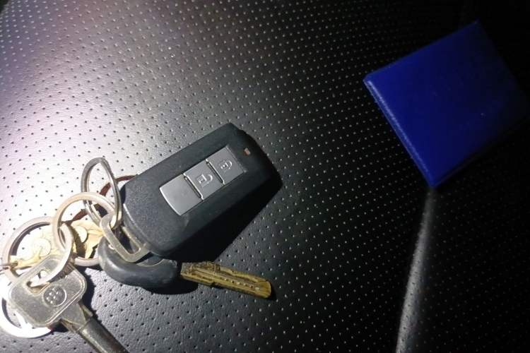 Used Mitsubishi Pajero  Vehicle Key