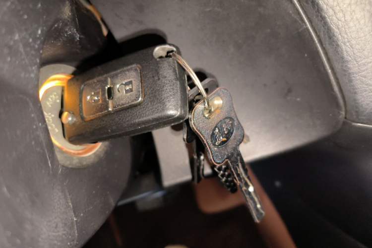 Used Mitsubishi Pajero 2018 3.0L Automatic Standard Edition Vehicle Key