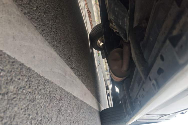 Used Mitsubishi Pajero  Chassis Front Left