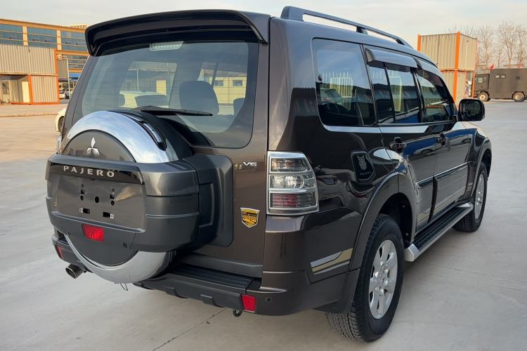 Used Mitsubishi Pajero 2018 3.0L Automatic Comfort Edition Exterior 3